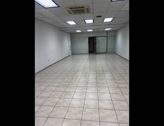88M² RETAIL TO LET IN CORLETT GARDENS